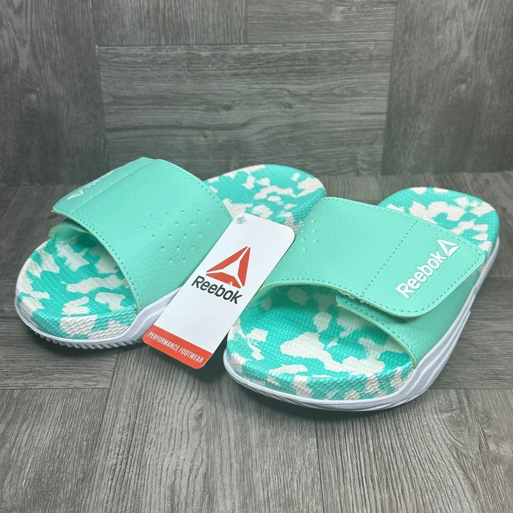 Reebok these delta